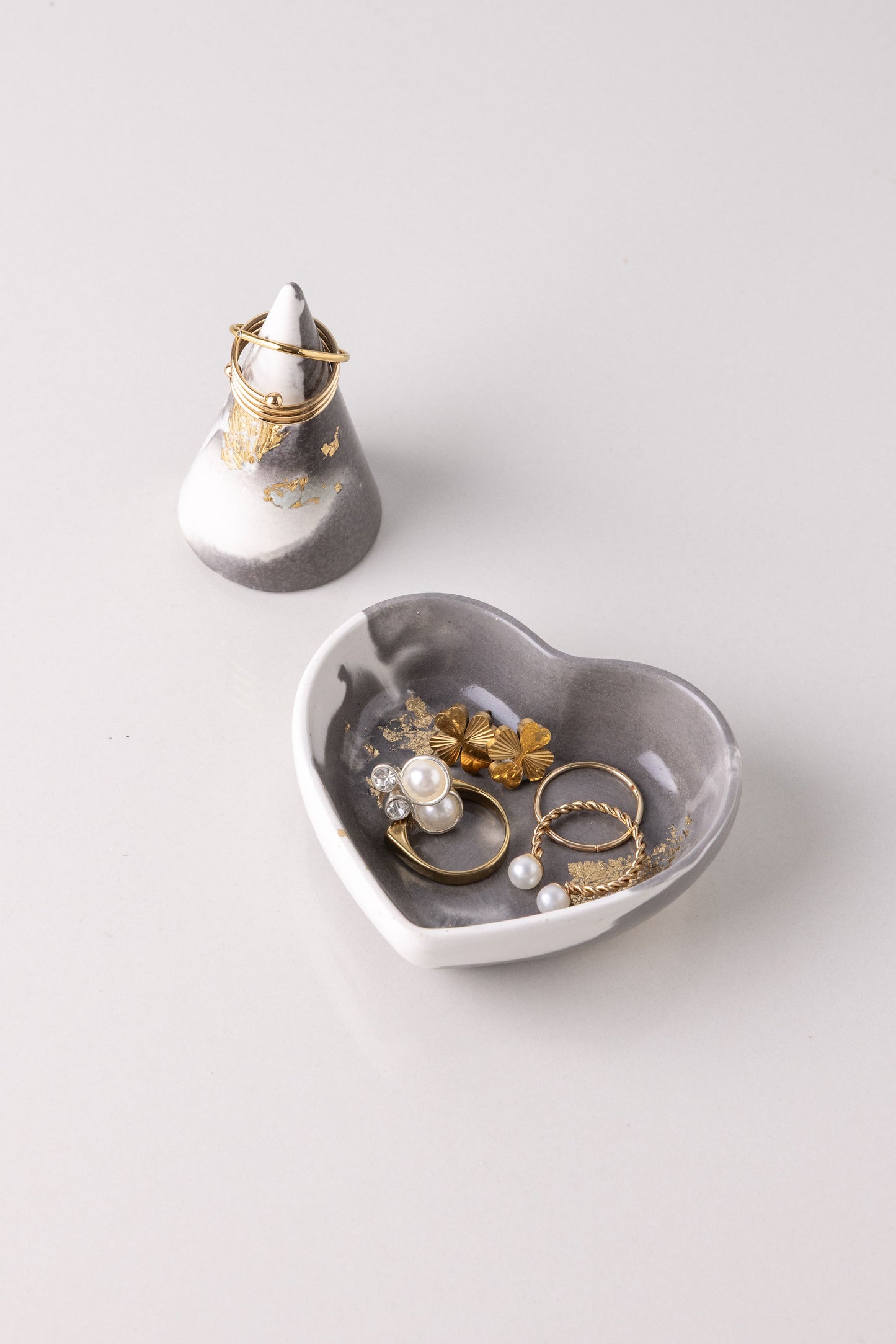Ring Holder older Grey Marble