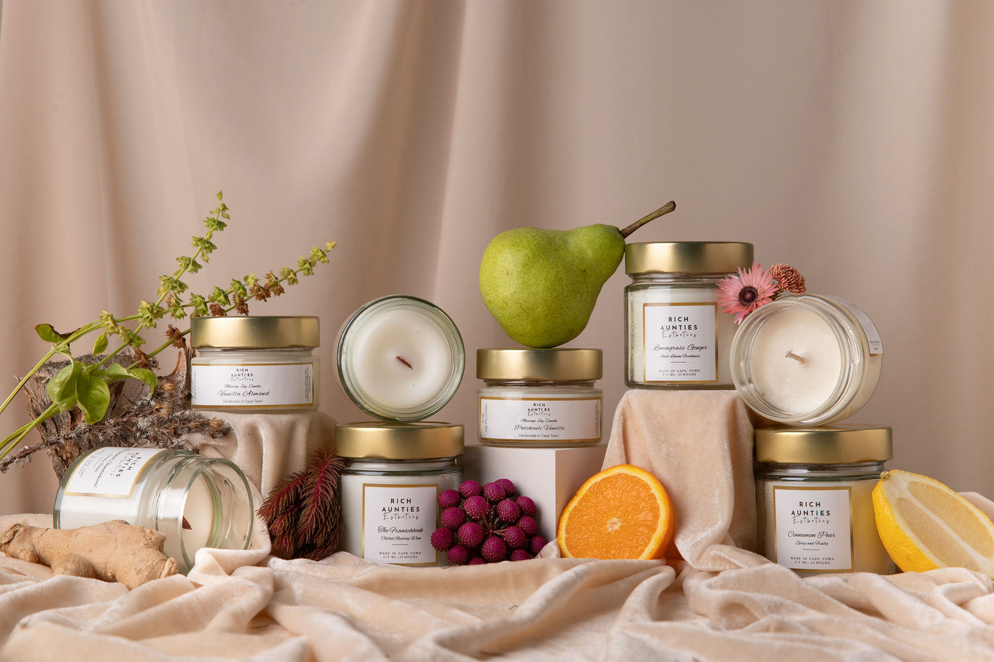 Rich Aunties Esthetics - Cinnamon Pear Scented Soy Candle 212ml