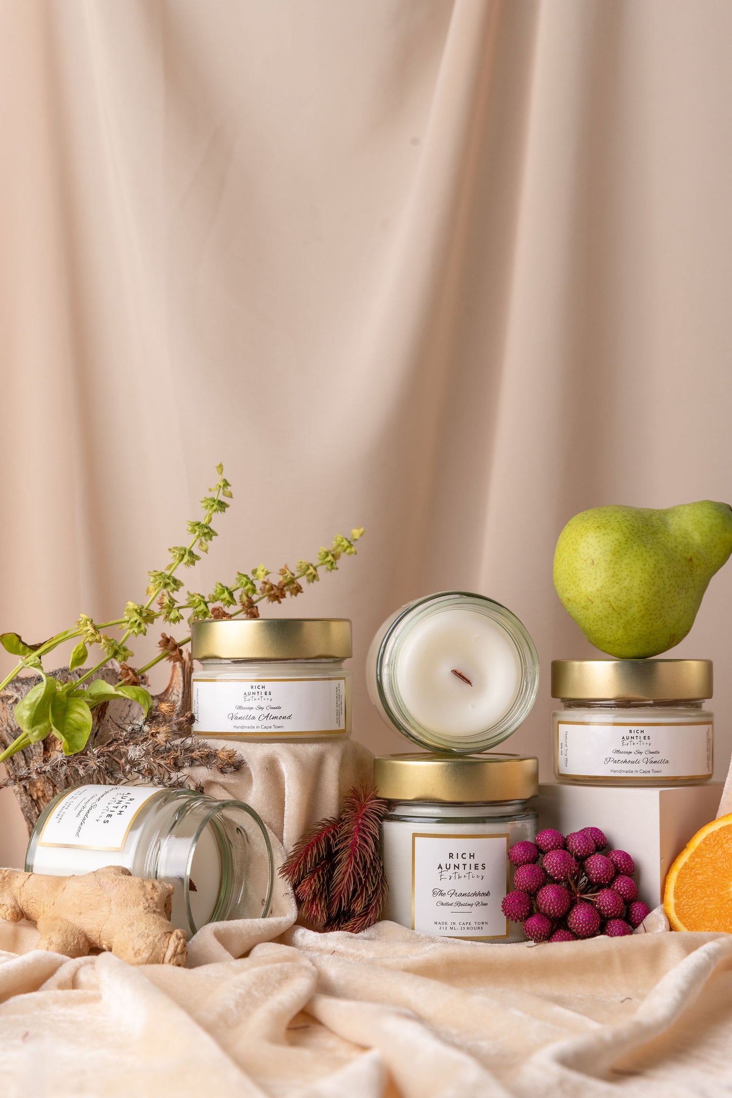 Rich Aunties Esthetics - Cinnamon Pear Scented Soy Candle 212ml